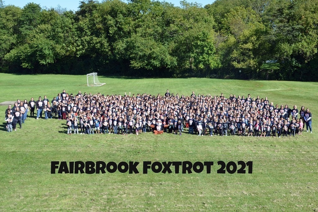 Group photo on field of Fairbrook Foxtrot 2021