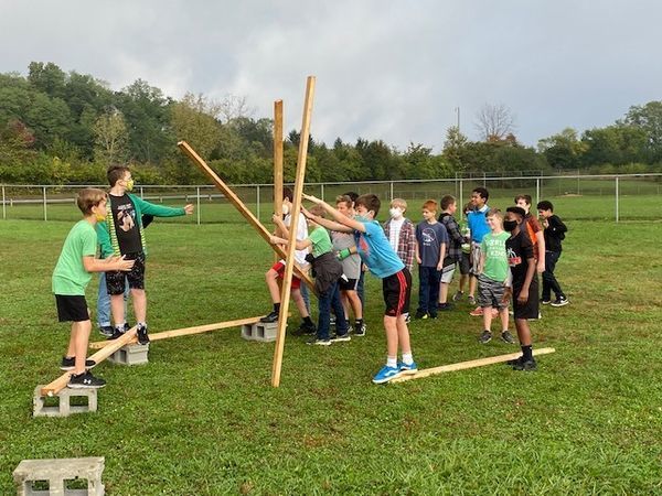 Student play team-building game